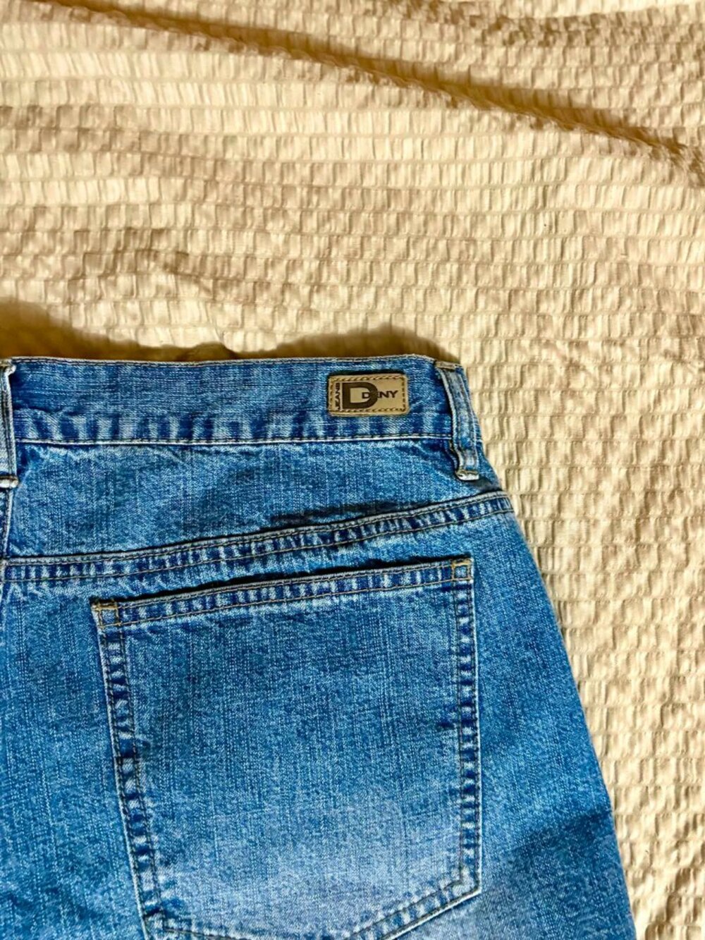 DKNY Jean Shorts Women’s Size 14 High Rise 100% Cotton Classic Denim